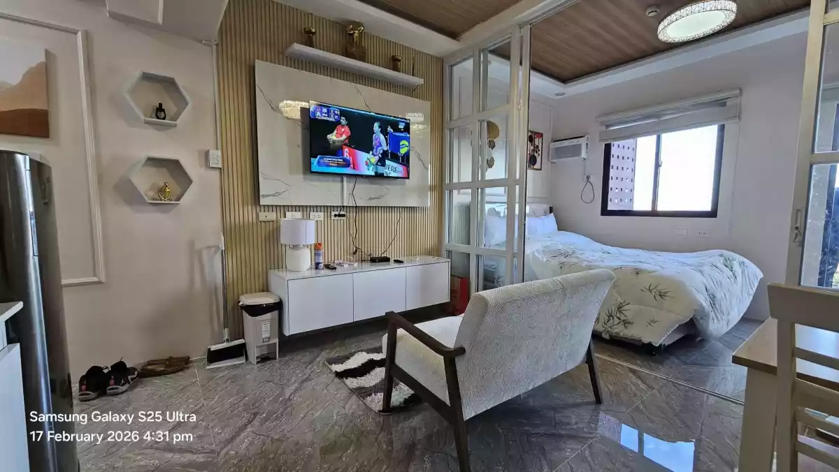 For Rent: 1BR Condo with Balcony in Royal Oceancrest Mactan, Lapu-lapu City — 30 sqm — 1 Bedroom in Mactan, Lapu-lapu City, Cebu — Photo 2
