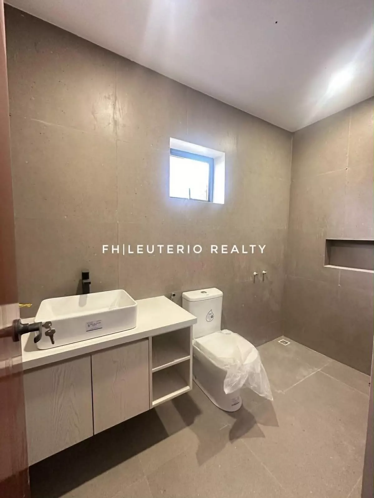 Open photo 13 of 25 — For Sale: 5BR House and Lot in Communal, Davao City — 220 sqm