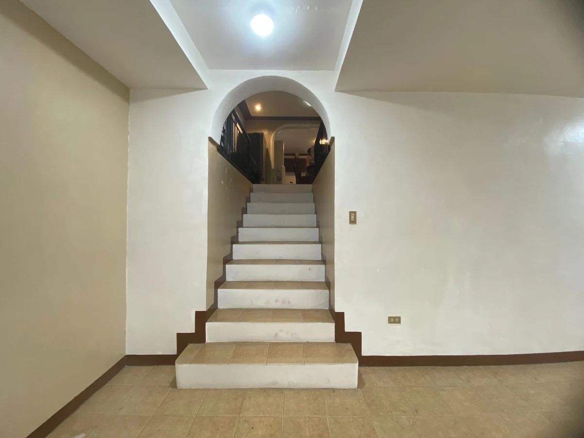 Open photo 9 of 14 — For Sale: 4BR House and Lot in Pulantubig, Dumaguete City — 309 sqm