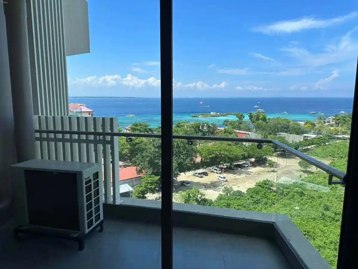 For Rent: 1BR Condo with Balcony in Maribago, Lapu-lapu City — Tambuli Seaside Living Resort — 1 Bedroom in Maribago, Mactan Island, Lapu-lapu — Photo 6