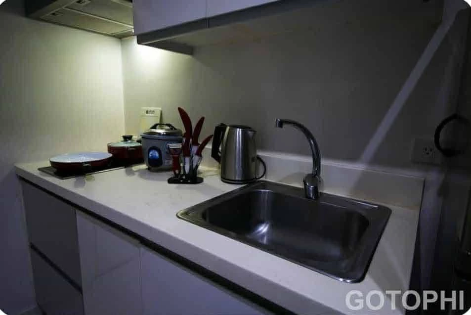 For Sale: Studio Condo in Poblacion, Makati City — 27 sqm — Studio in Poblacion, Makati City, Metro Manila — Photo 2