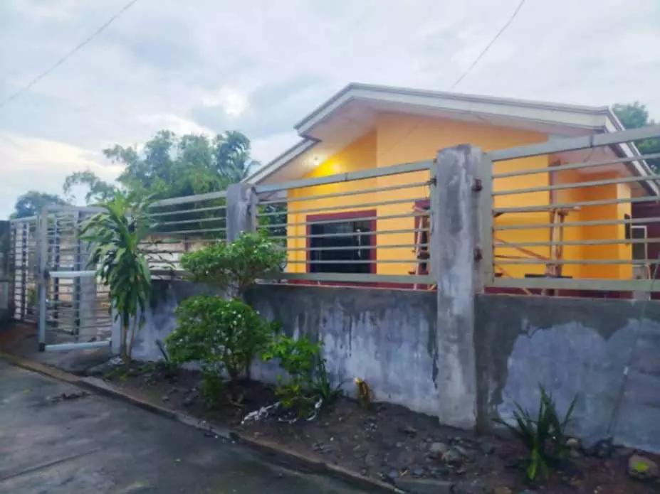 182 sqm House and Lot for Sale in VSM 2 in Brgy. San Isidro, General Santos City. SOCSARGEN Philippines - photo 3