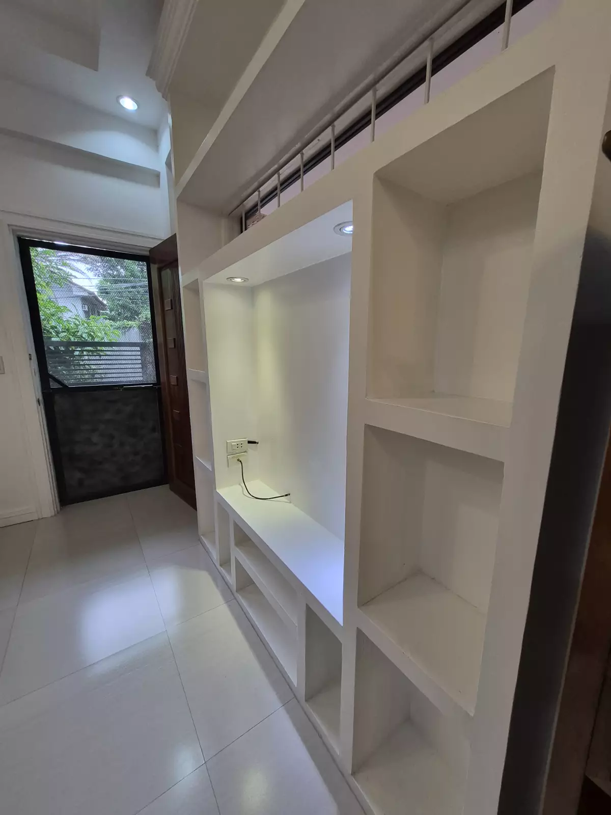 Open photo 13 of 45 — For Sale: 4BR House and Lot in Taclobo, Dumaguete City — 354.52 sqm