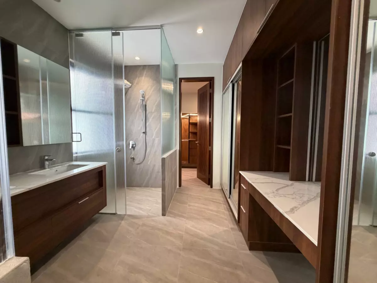 Open photo 11 of 28 — 5 BR House and lot for Sale at Mckinley Hill Village,Taguig  with 545sqm