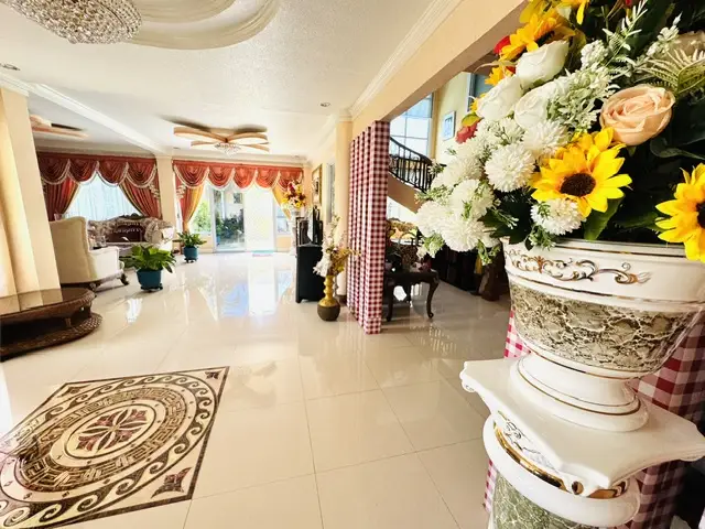 FOR SALE: 6BR MODERN HOUSE WITH SWIMMING POOL AND INDOOR JACUZZI — House and Lot in Uptown, Carmen, Cagayan de Oro City — Photo 6