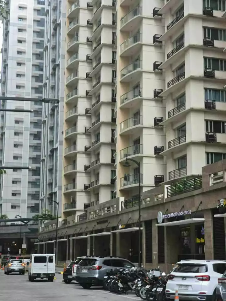 For Sale: 1BR Condo in Fort Bonifacio, Taguig City — 47 sqm — 1 Bedroom in Taguig City, Metro Manila, 1634 — Photo 4