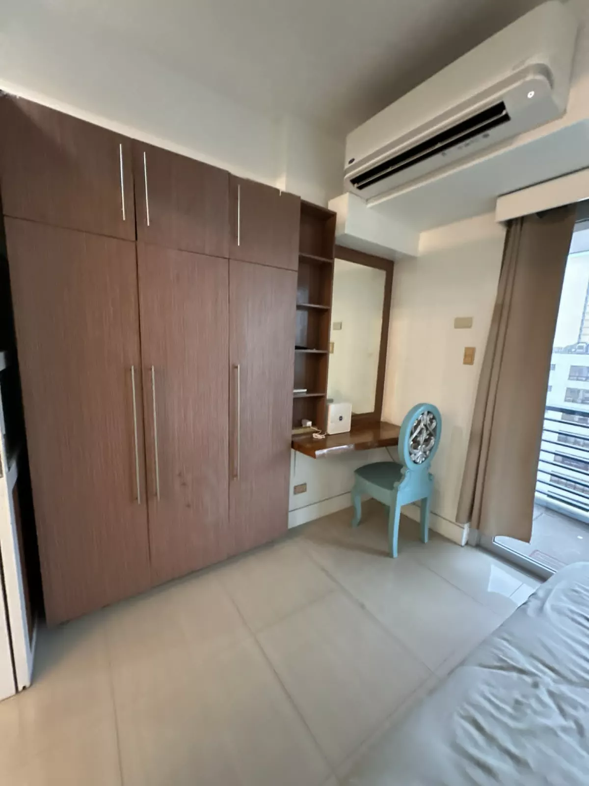 For Lease: 1BR Corner Unit with Balcony in Makati CBD Fully Furnished — 1 Bedroom in San Lorenzo, Makati City, Metro Manila — Photo 6