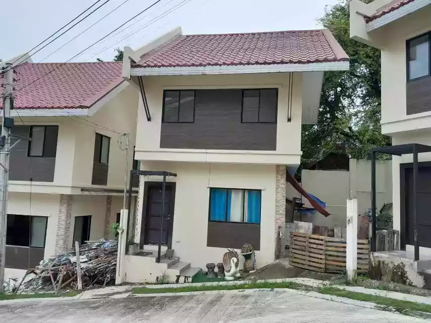 LUANA DOS SUBDIVISION – House and Lot for Sale in Minglanilla, Cebu — Townhouse in Vito, Minglanilla, Cebu — Photo 4