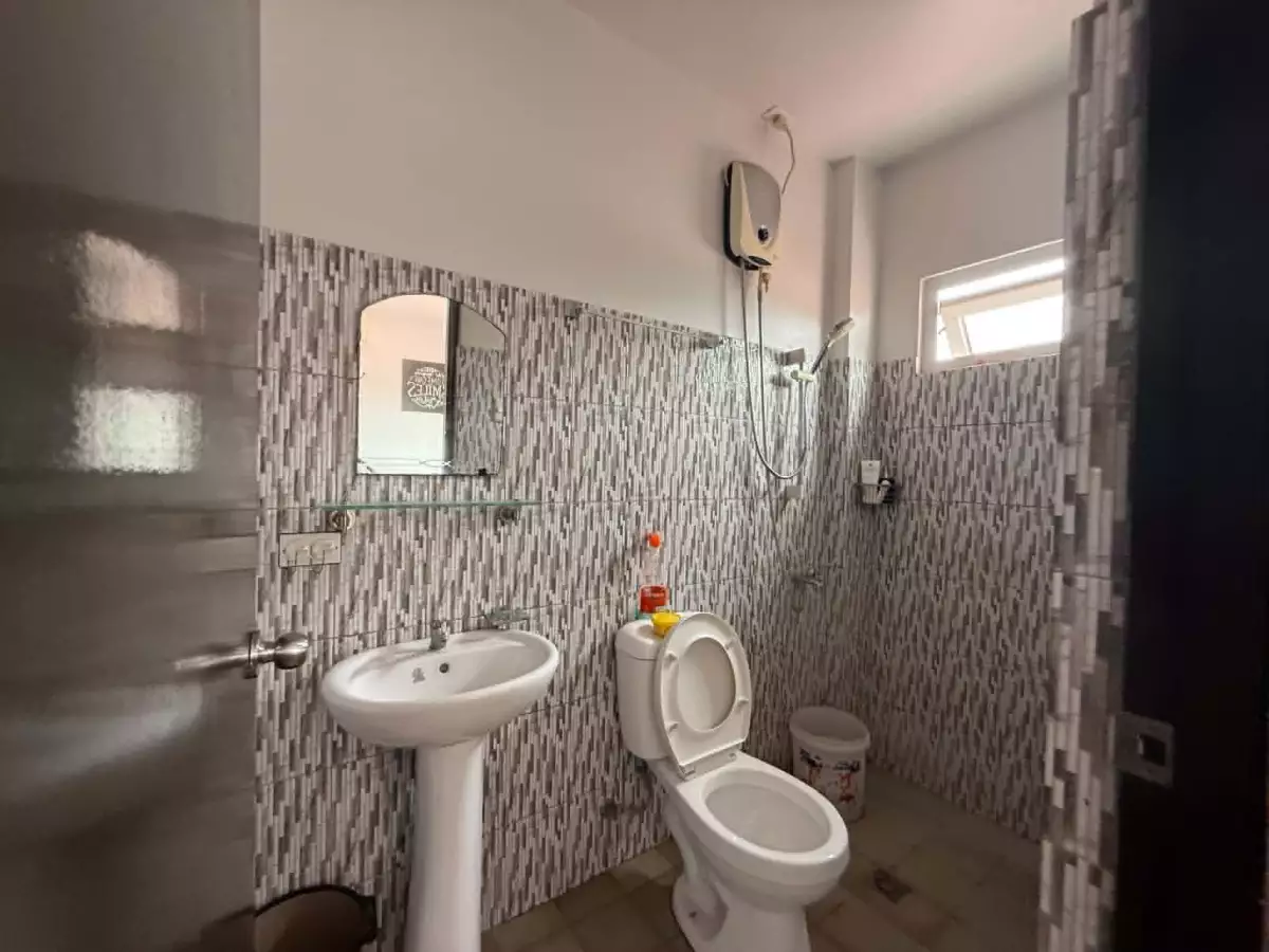 For Sale: 5BR House and Lot Near Cebu — Swimming Pool, Semi Furnished — House and Lot in Compostela, Cebu, 6003 — Photo 7