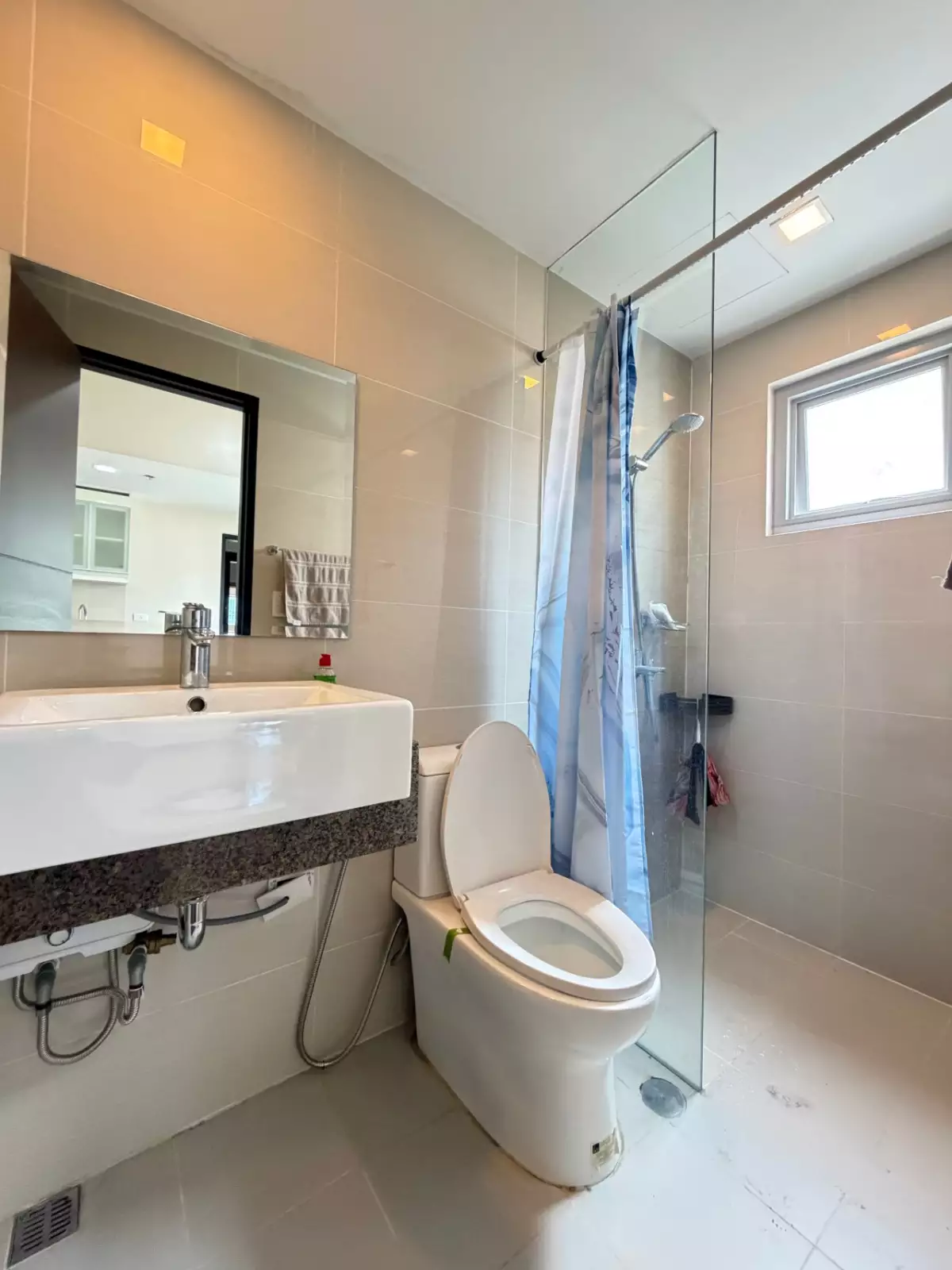 Open photo 14 of 17 — For Sale: The Ellis Makati 2BR Condo in Makati City