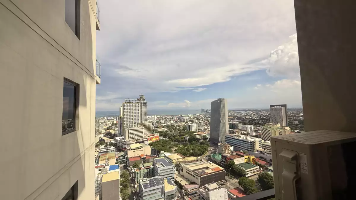 Open photo 16 of 44 — For Rent: 1BR Condo in Camputhaw, Cebu City — 54 sqm Fully Furnished