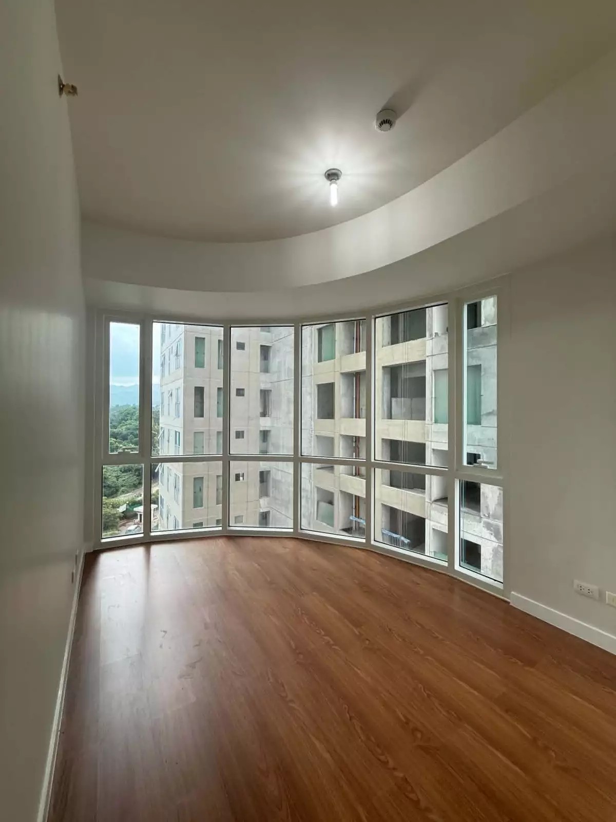 For Sale: 1BR Condo Marco Polo Residences, Cebu City — Seaview — 1 Bedroom in Lahug, Cebu City, Cebu — Photo 4