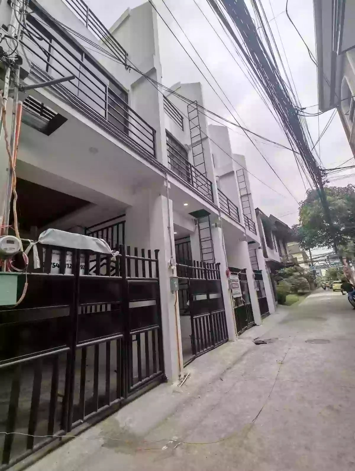 THREE STOREY BRANDNEW TOWNHOUSE FOR SALE NEAR UST SAMPALOC MANILA