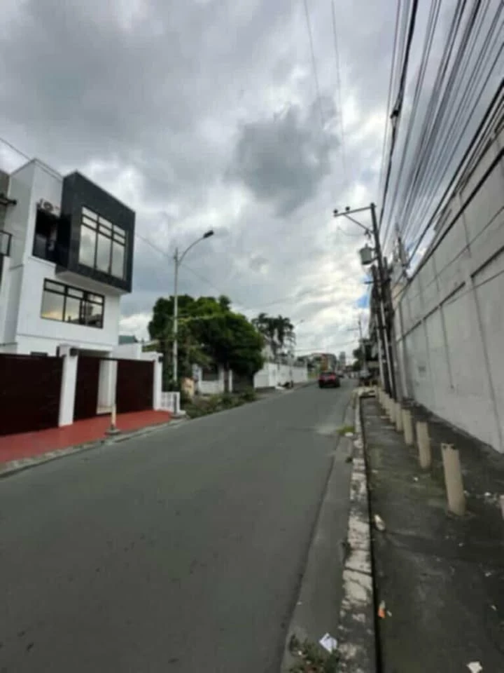 For Sale: 4BR Townhouse in Tandang Sora, Quezon City — 180 sqm — Townhouse in Quezon City, Metro Manila, 1101 — Photo 5