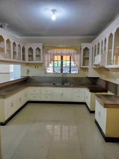House & Lot in BF Resort Village for only 26M, 375sqm — House and Lot in Paranaque City, Metro Manila, 1702 — Photo 3