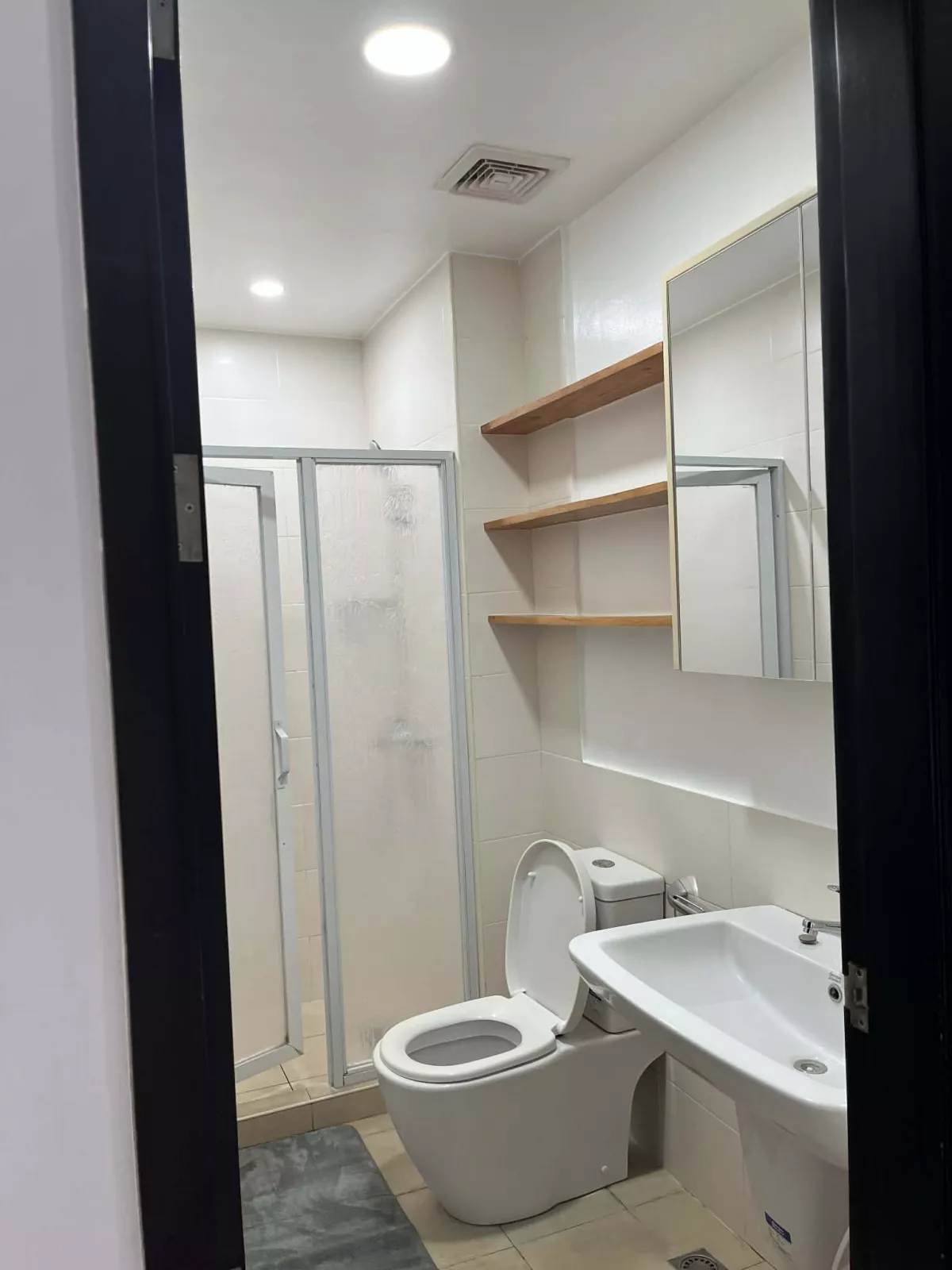For Rent Spacious studio unit at O Residences — Studio in Mandalagan, Bacolod City, Negros Occidental — Photo 6