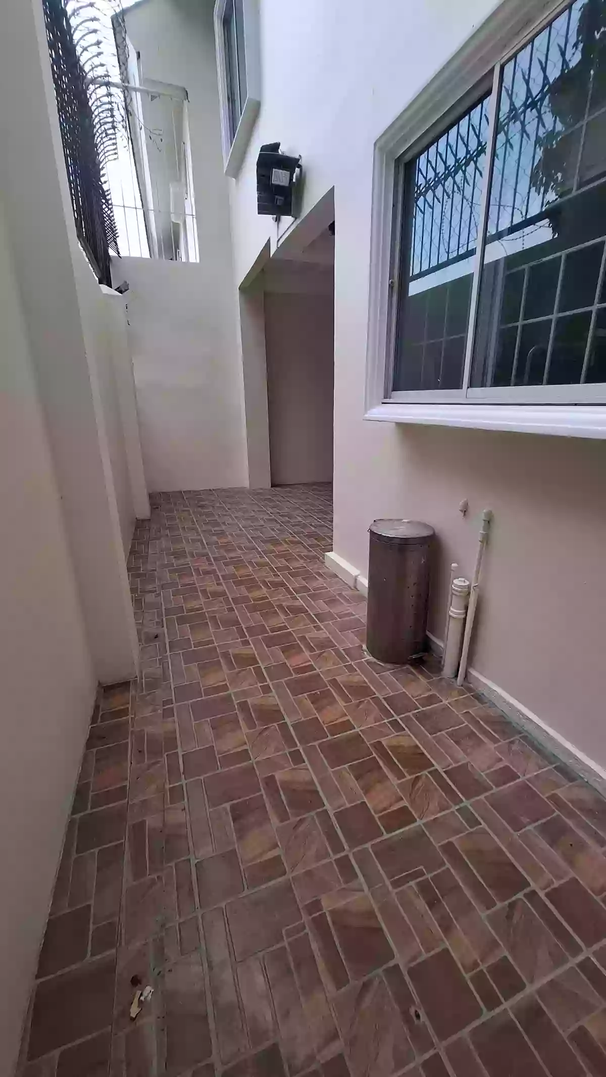 Open photo 17 of 30 — For Sale: 4BR House and Lot in Guadalupe, Cebu City — 296 sqm