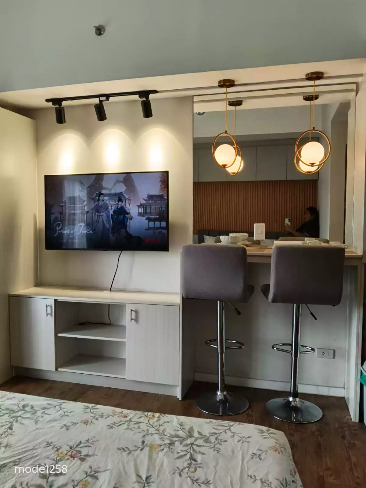 For Rent: Studio Condo Near Mactan-Cebu International Airport, Lapu-lapu City — Balcony — Studio in Pusok, Lapu-lapu City, Cebu — Photo 3