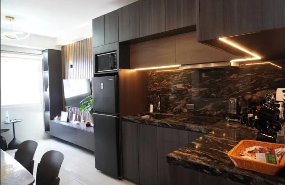 Available Condo For Rent 3 Bedrooms located in Mandaue Cebu