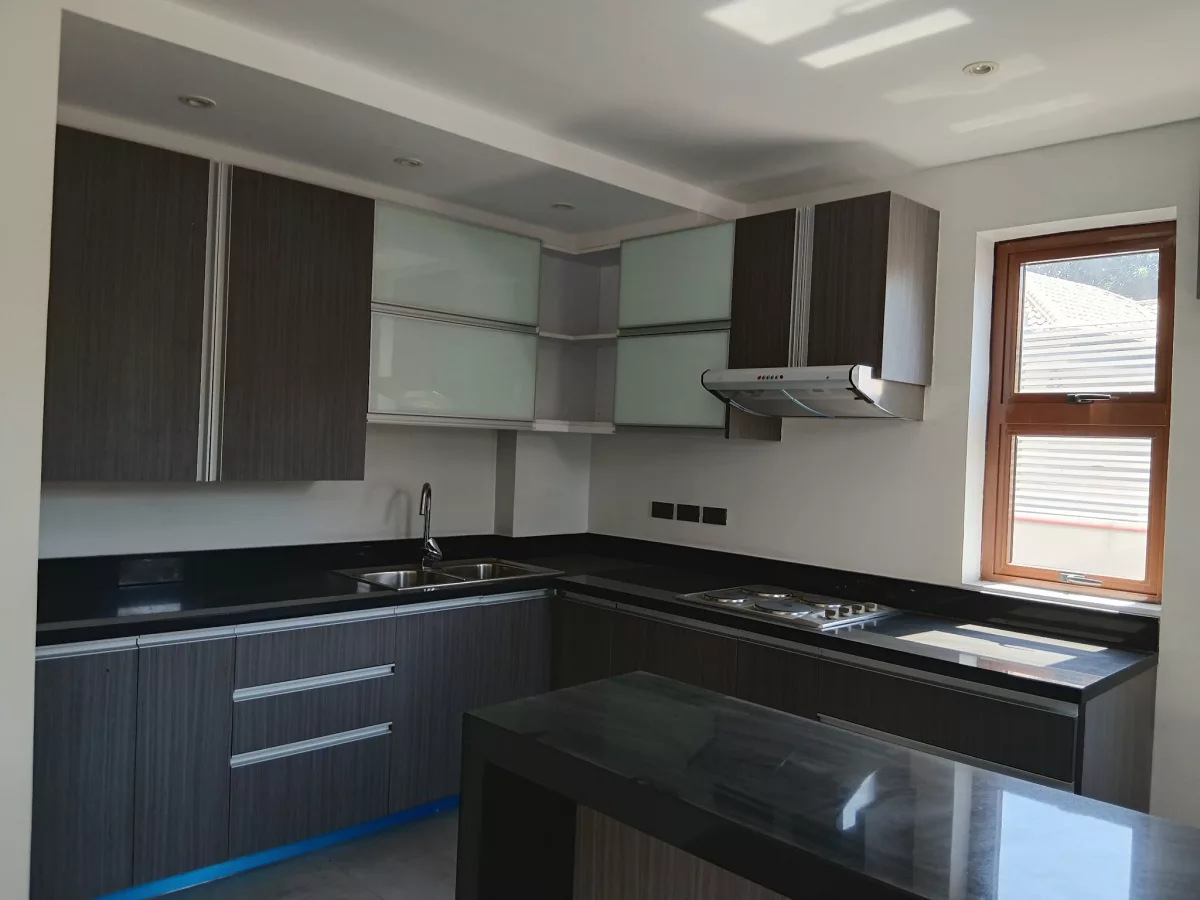 A luxurious townhouse at Gruet Heights San Juan