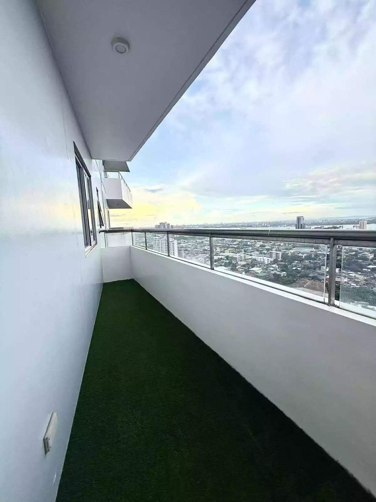 Short-Term Rent: Premium Studio Condo in Mabolo, Cebu City — 43.85 sqm — Studio in Cebu City, Cebu, 6000 — Photo 3