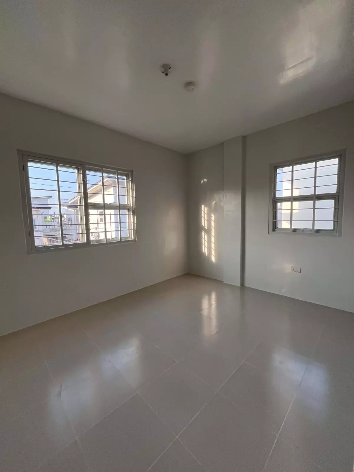 Open photo 11 of 13 — 3 Bedroom House and Lot For Rent!