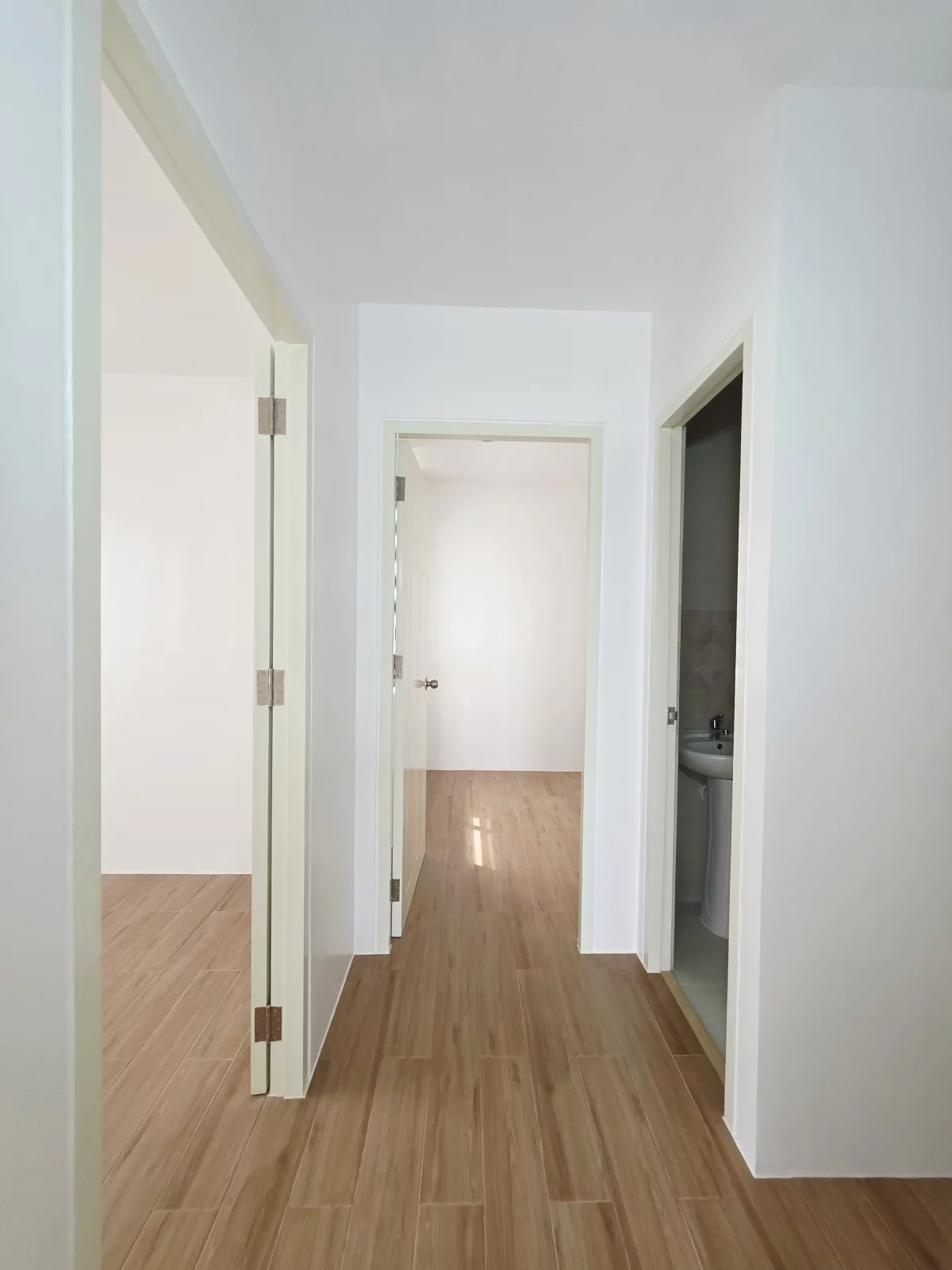 Open photo 22 of 30 — For sale Regular duplex in Minglanilla Highlands, Cebu
