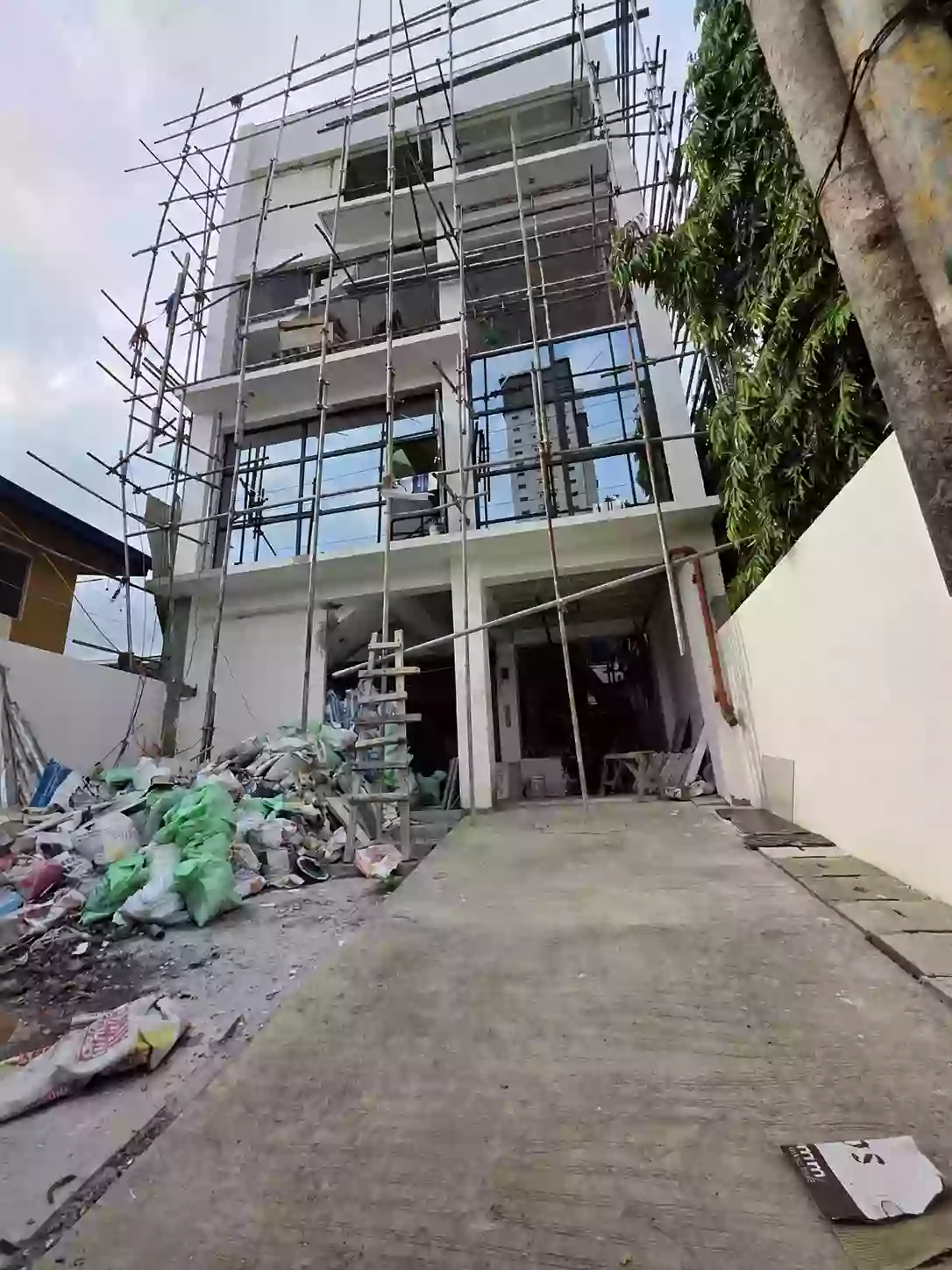 FOR SALE COMMERCIAL 4-STOREY NEW BUILDING in Banilad, Cebu City — Building in Cebu City, Cebu, 6000 — Photo 4