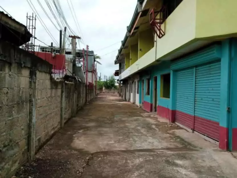 For Sale: Lot with Unfinished Commercial Building in Looc, Lapu-Lapu City - photo 2