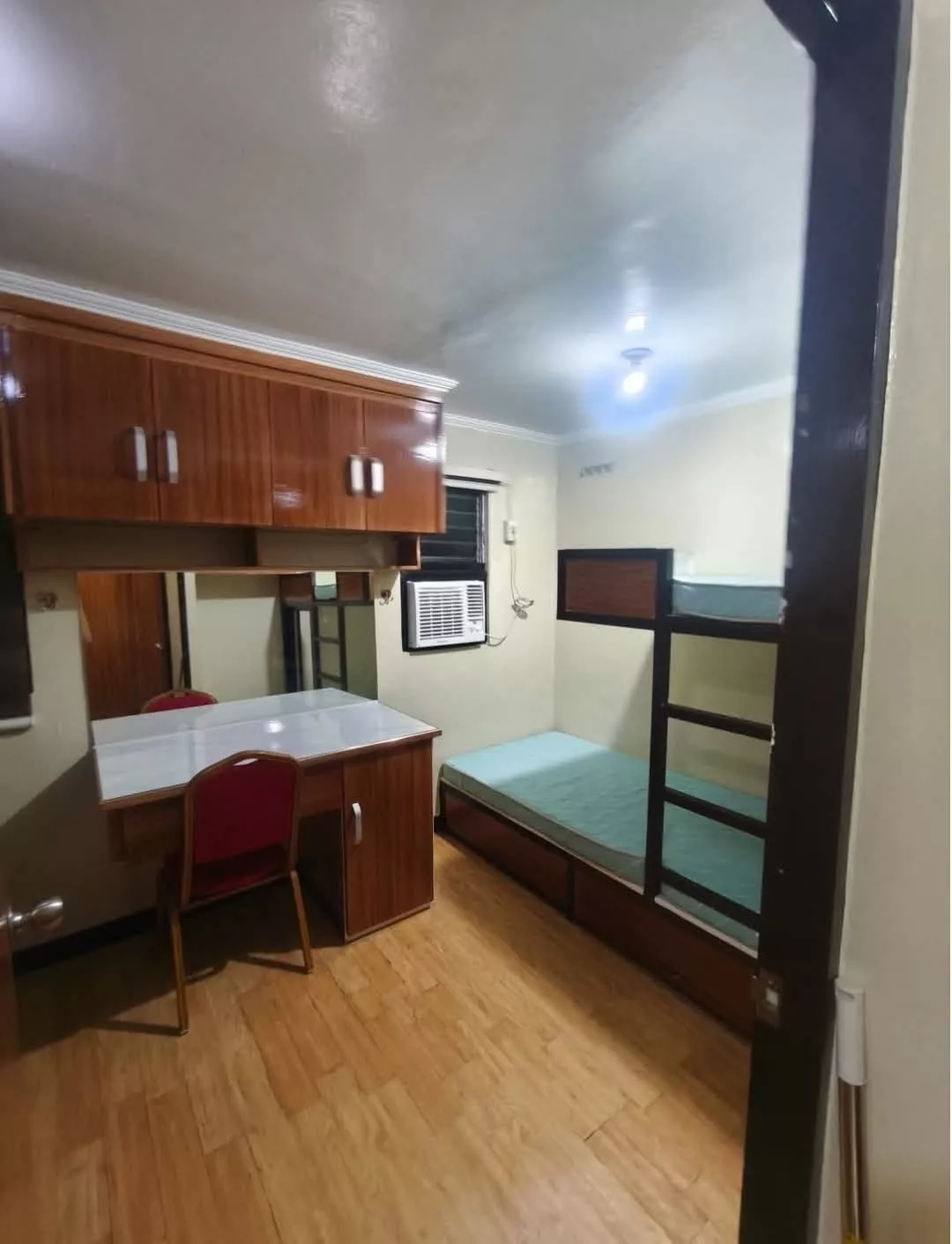 FOR RENT TOWNHOUSE WITH 2 BR IN PORTVILLE MACTAN — Townhouse in Mactan, Lapu-lapu City, Cebu — Photo 5