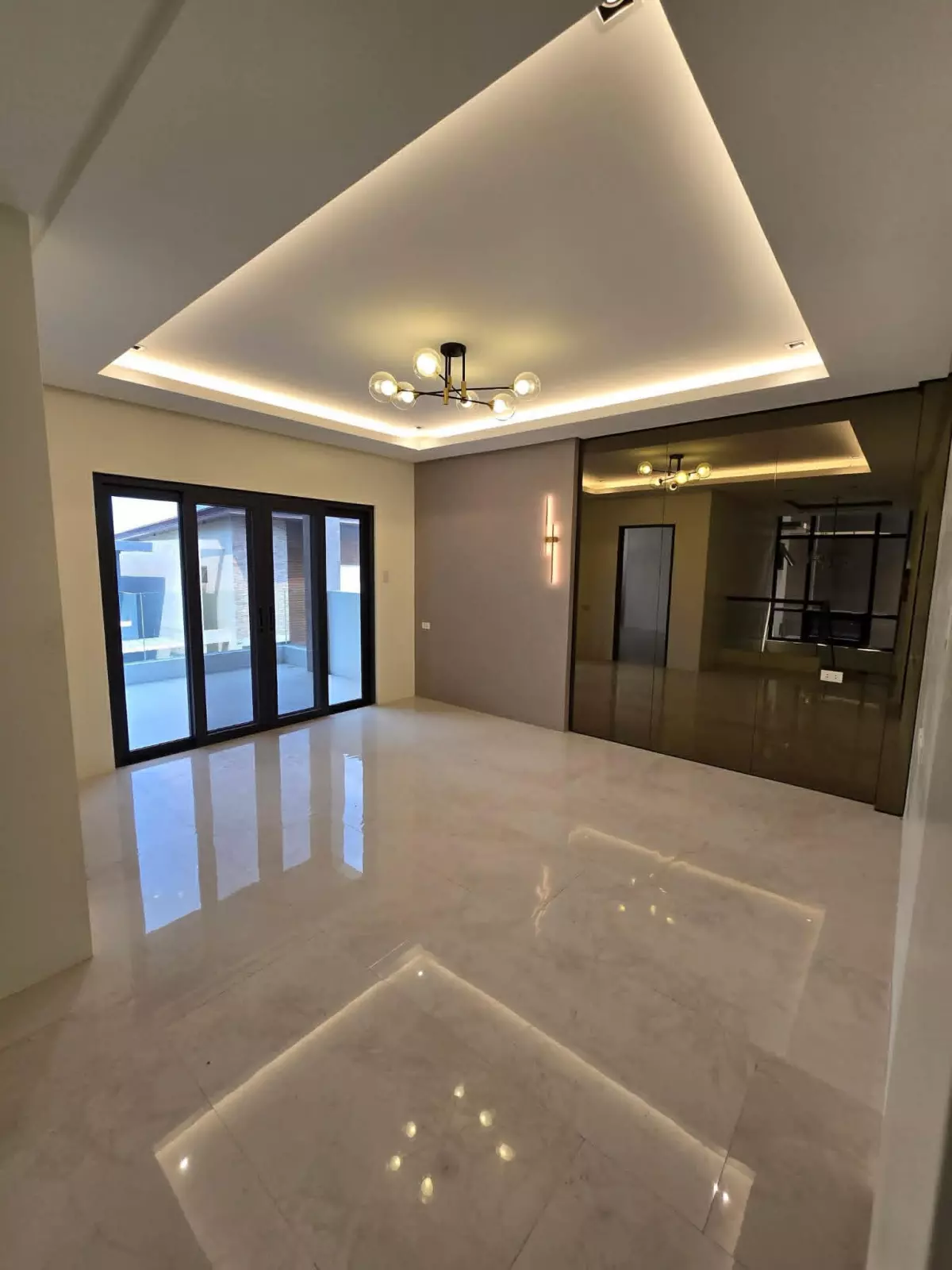 For Sale: 6BR House and Lot in Sauyo, Quezon City — 380 sqm — House and Lot in Sauyo, Quezon City, Metro Manila — Photo 3