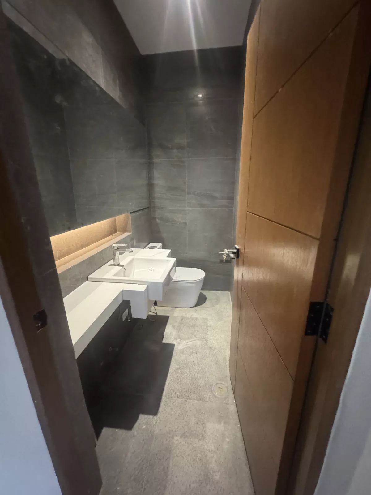 Open photo 22 of 36 — For Sale: 3BR House and Lot in Santo Domingo, Santa Rosa — 299 sqm