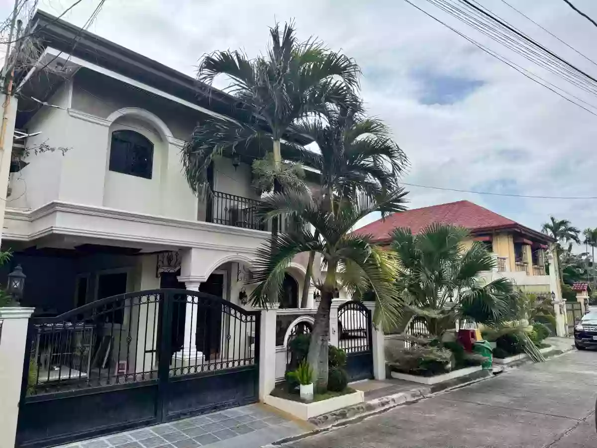For sale house and lot in Imus, Cavite, 5 bedrooms with 8 car slots — House and Lot in Anabu I-D, Imus, Cavite — Photo 5
