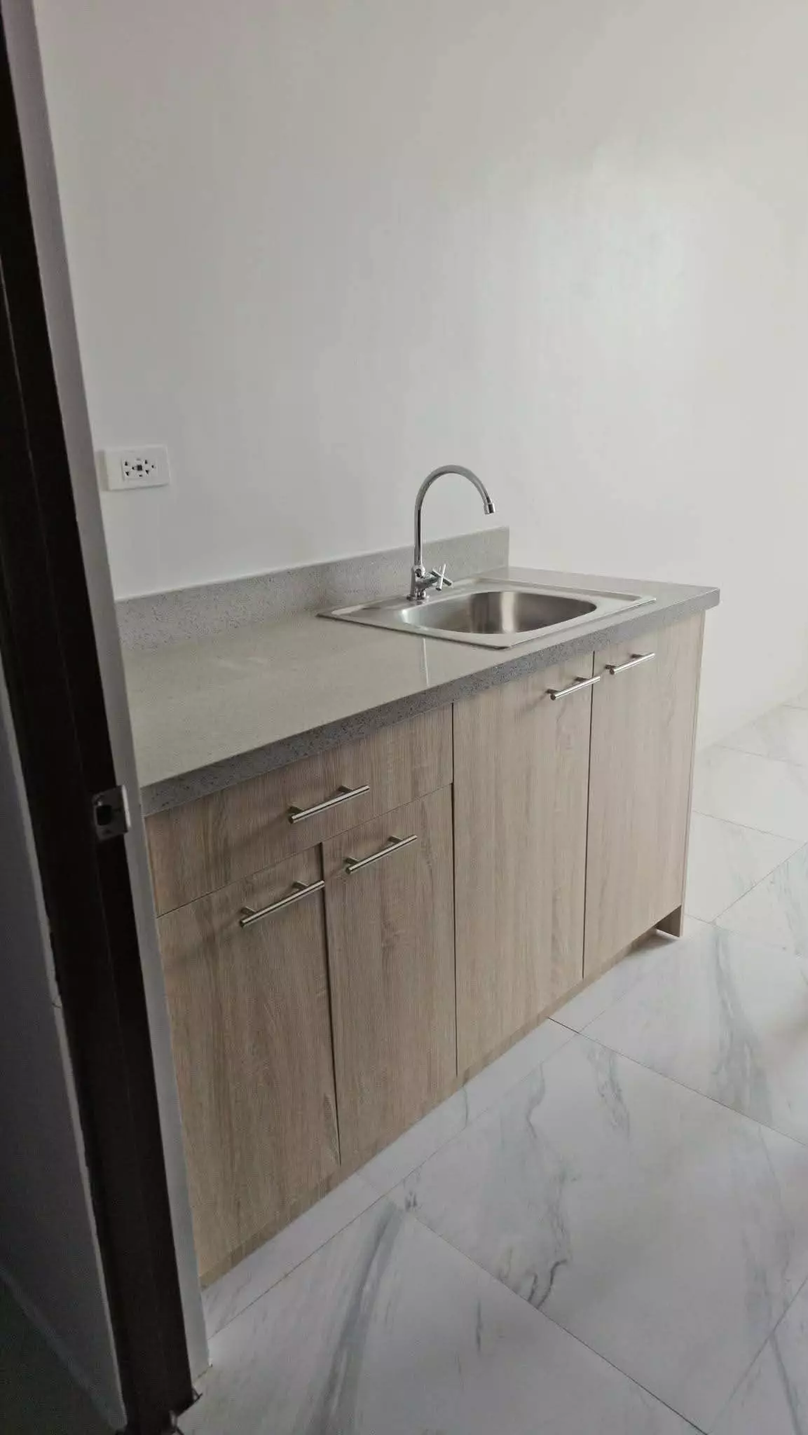 For Assume Casa Mira Towers Guadalupe — Studio in Guadalupe, Cebu City, Cebu — Photo 2
