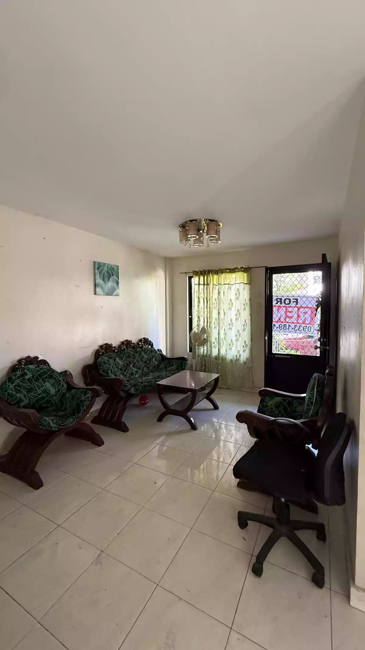Rush Sale: HOUSE and LOT in Minglanilla Cebu — Townhouse in Calajo-an, Minglanilla, Cebu — Photo 6