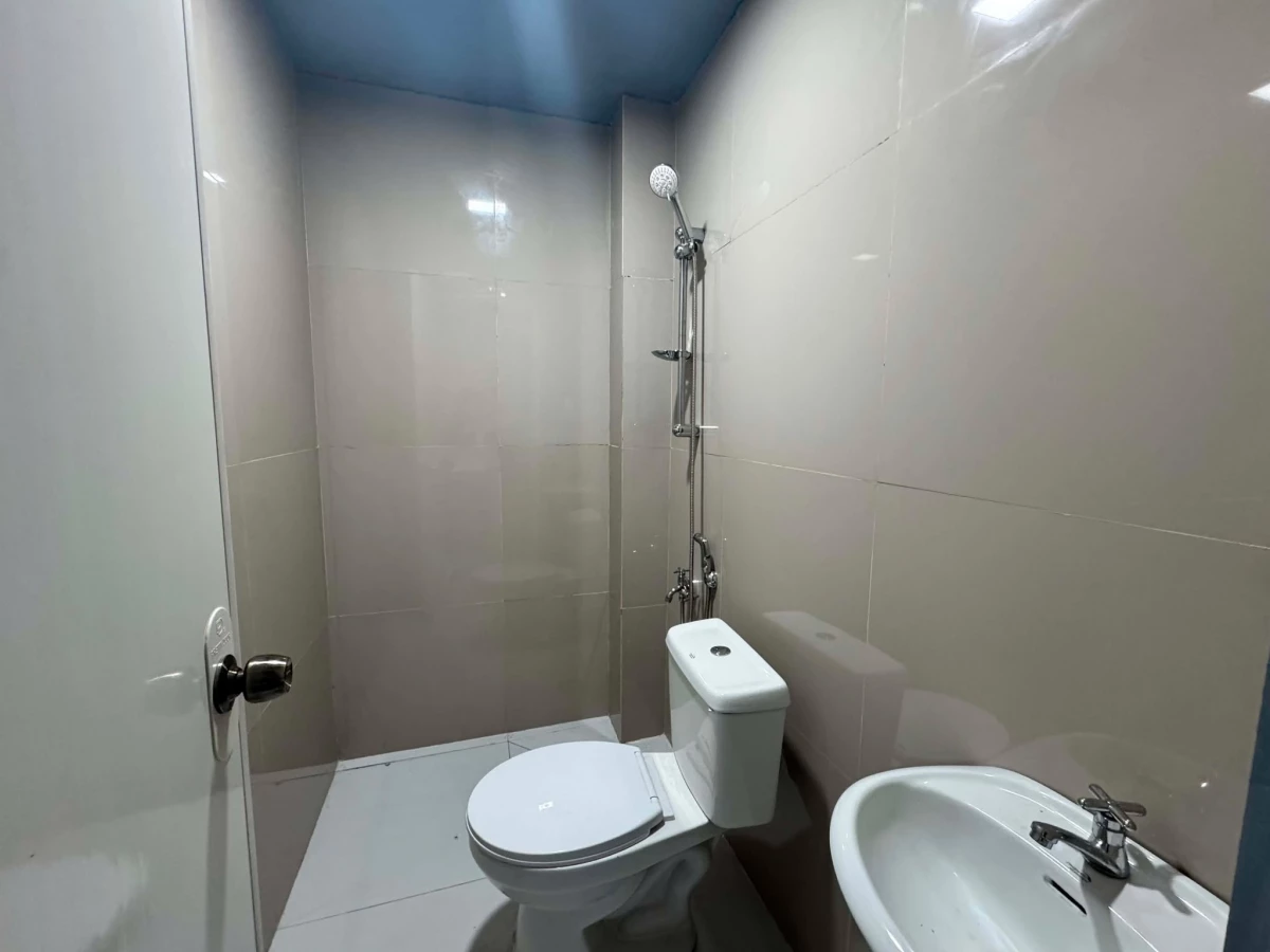 Open photo 11 of 13 — BRAND-NEW 6-DOOR APARTMENT FOR SAL