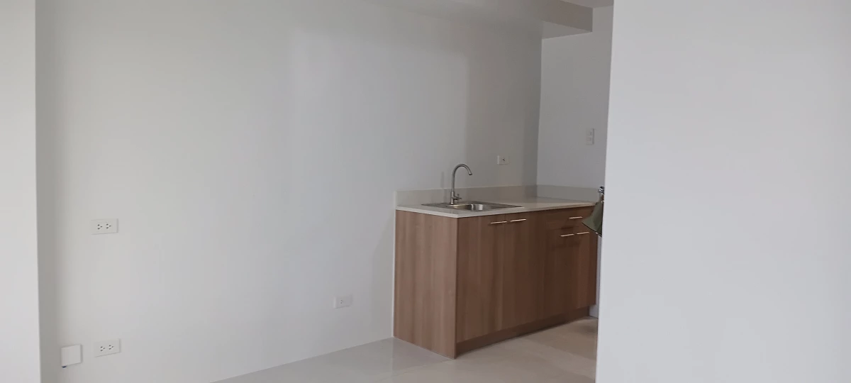 For Assume Studio unit in Tower 3 Casa Mira Tower Guadalupe — Studio in Cebu City, Cebu, 6000 — Photo 3