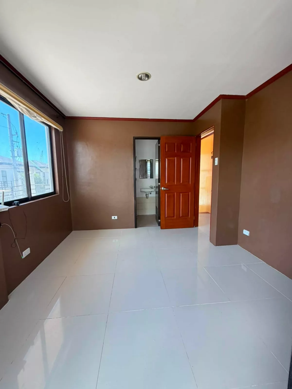 MINGLANILLA HOUSE FOR SALE - VIZKAYA SUBDIVISION — House and Lot in Minglanilla, Cebu, 6046 — Photo 4