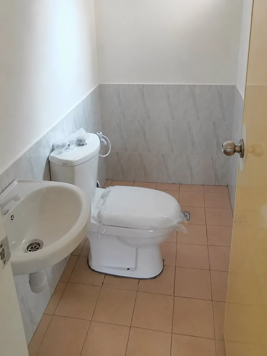 For Sale/Assume: 2BR Townhouse in Cararayan, Naga City — 48 sqm. — Townhouse in Camarines Sur, 4400, Philippines — Photo 5