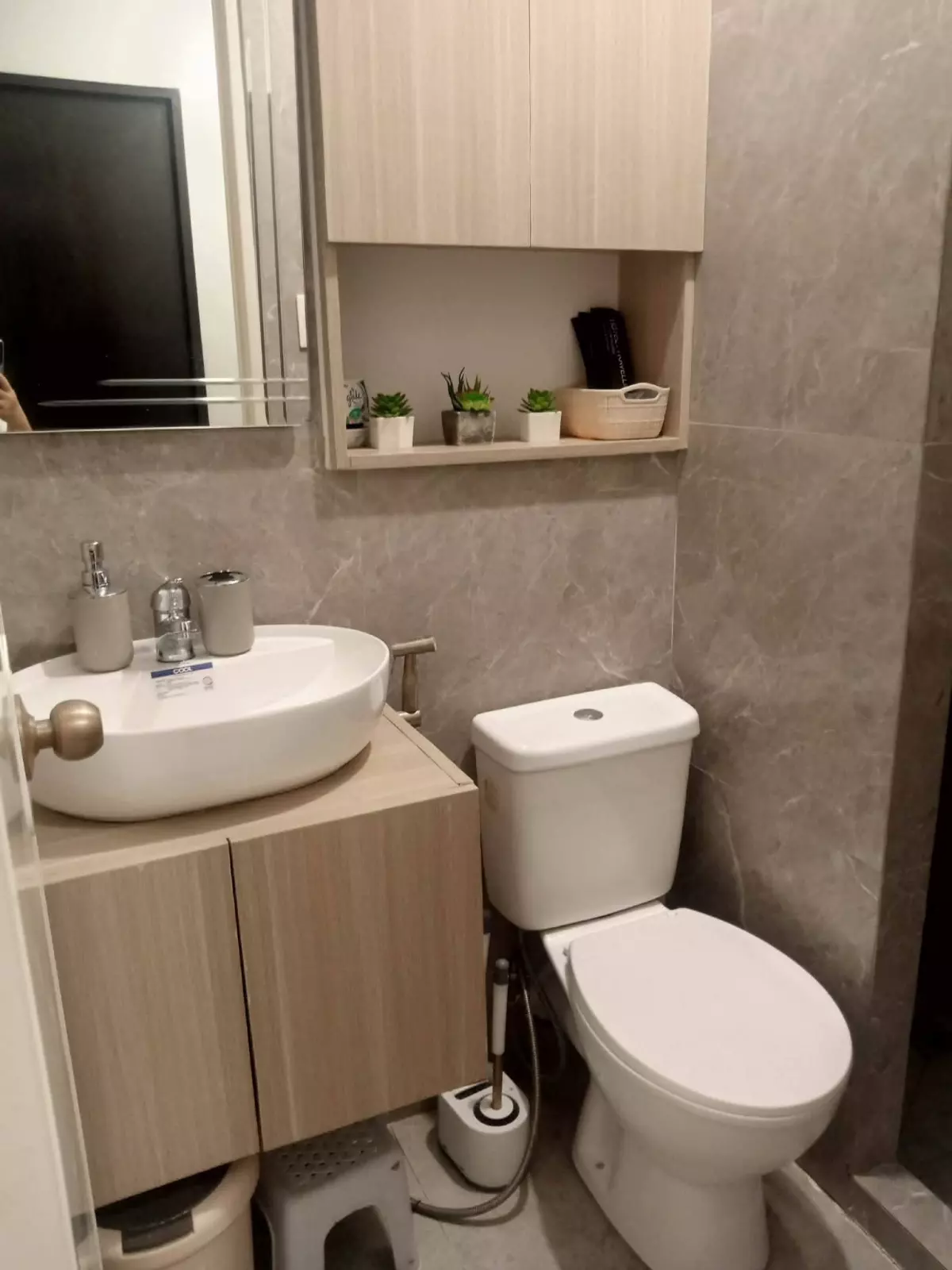 Available Condo For Rent 3 Bedrooms located in Mandaue Cebu — 3 Bedrooms in Banilad, Mandaue City, Cebu — Photo 7