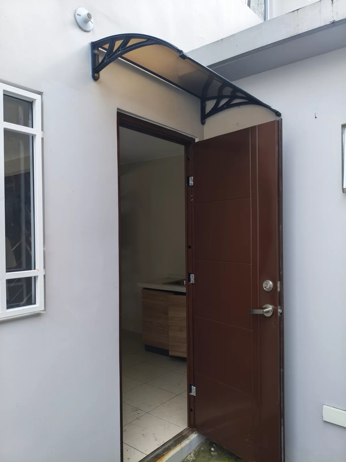 For Assume: 3BR Townhouse in Malagasang II-E, Imus — CASH OUT 450K ONLY — Townhouse in Malagasang II-E, Imus, Cavite — Photo 3
