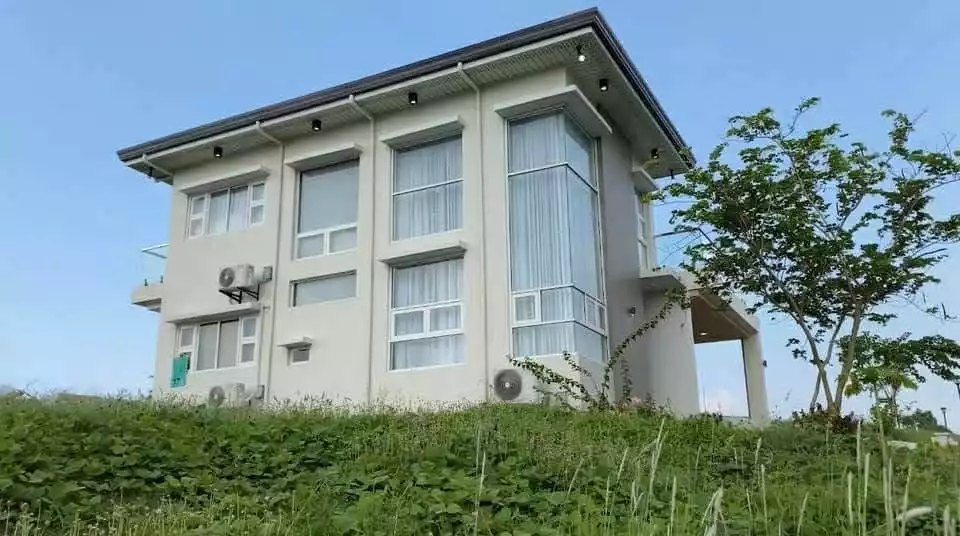 Tagaytay Highlands — House and Lot in Calabuso (Calabuso South & North), Tagaytay City, Cavite — Photo 2