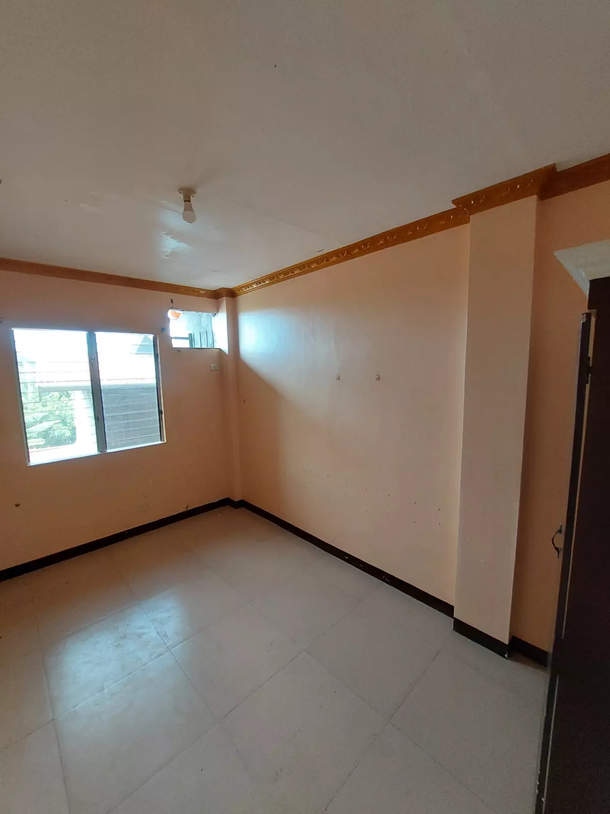 Open photo 14 of 30 — FOR SALE | Income-Generating 4-Unit Apartment