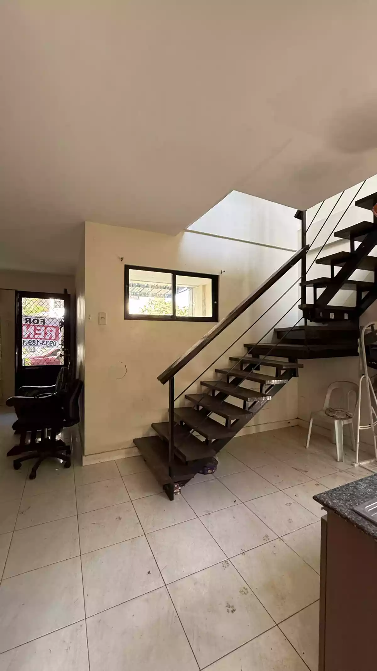 Rush Sale: HOUSE and LOT in Minglanilla Cebu — Townhouse in Calajo-an, Minglanilla, Cebu — Photo 7