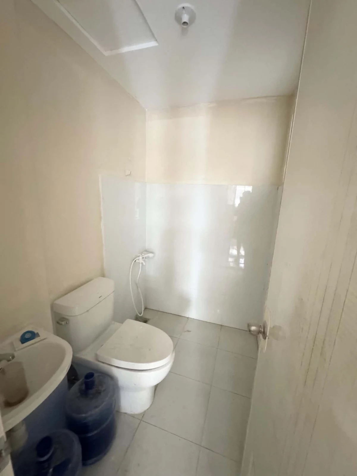 TWO-BEDROOM TOWNHOUSE UNIT FOR ASSUME AT AZUMI RESIDENCES PHASE 2, DUMAGUETE CITY — Townhouse in Lot 10, Azumi Residences Phase 2, Batinguel — Photo 3