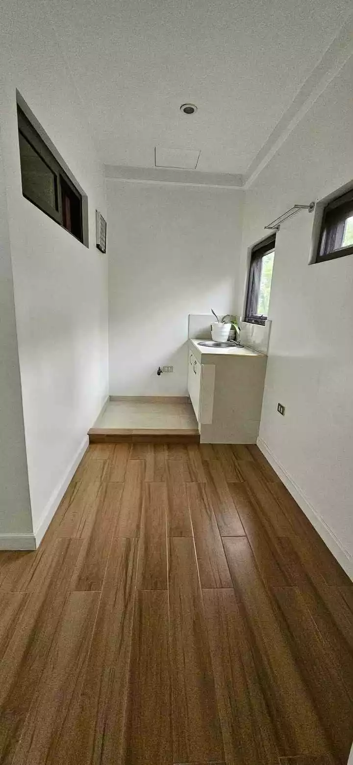 Open photo 12 of 24 — For Sale: 5BR House and Lot in Habay I, Bacoor — 160 sqm