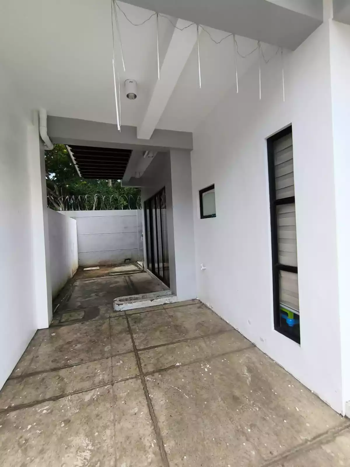 Duplex House For Assume in Kahale Residences Minglanilla. — House and Lot in Minglanilla, Cebu, 6046 — Photo 3