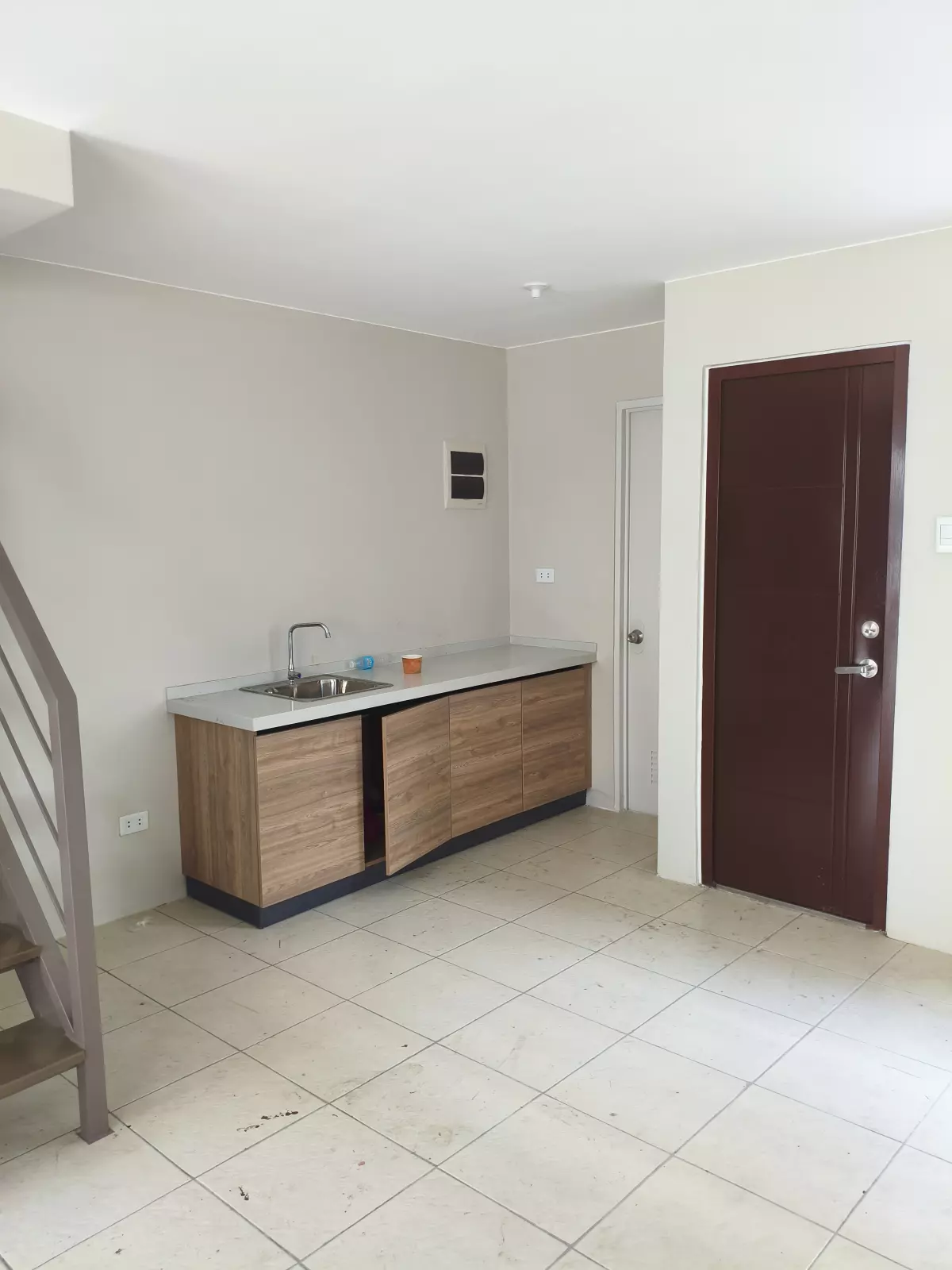 Open photo 14 of 17 — For Assume: 3BR Townhouse in Malagasang II-E, Imus — CASH OUT 450K ONLY