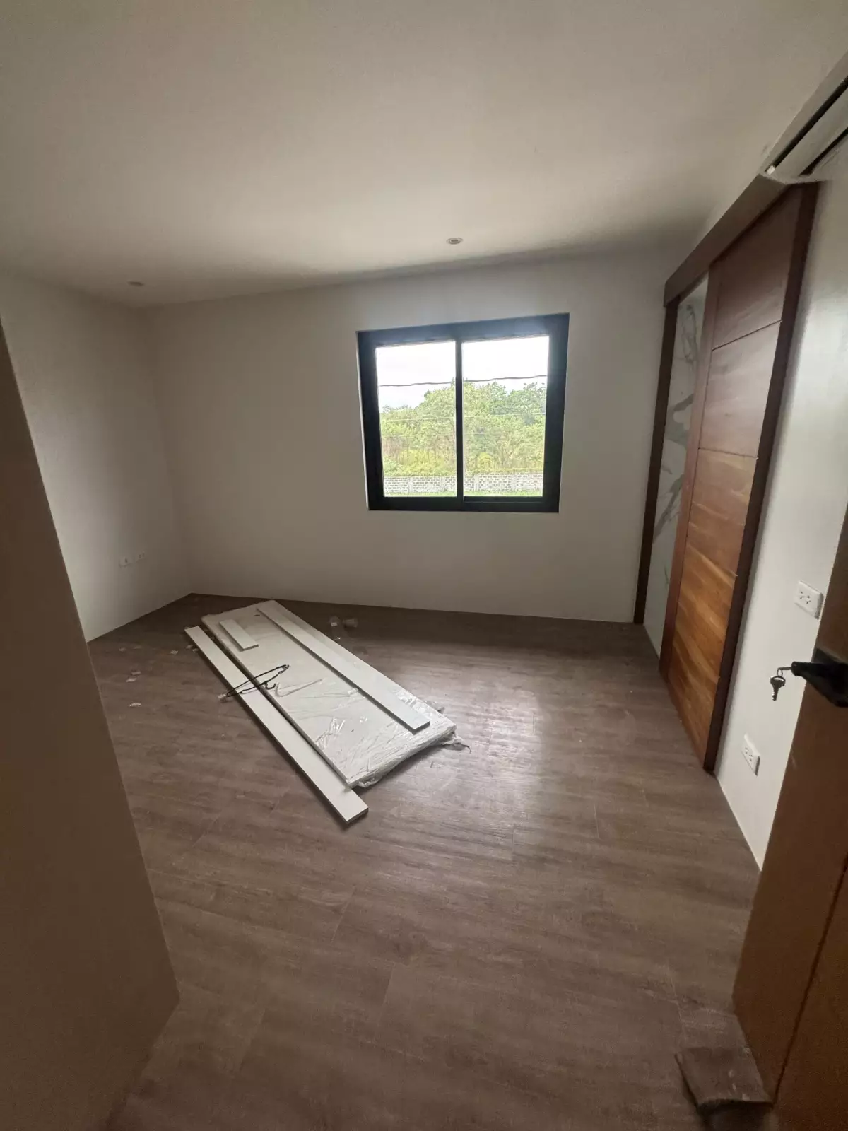 Open photo 11 of 36 — For Sale: 3BR House and Lot in Santo Domingo, Santa Rosa — 299 sqm