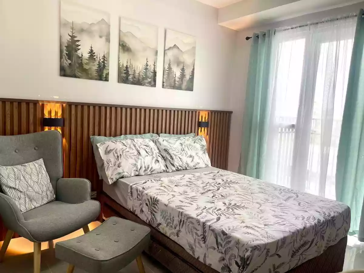 For Rent: Studio Condo with Balcony in Casa Mira Towers Mandaue, Alang-alang, Mandaue City — 24 sqm — Studio in Alang-alang, Mandaue City, Cebu — Photo 3